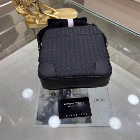 Limited Time Sale 2023FW BOTTEGA VENETA Bottega Veneta Men's Shoulder Bag Limited Time Sale 2023FW BOTTEGA VENETA Bottega Veneta Men's Shoulder Bag