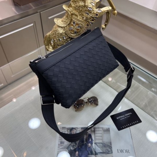Featured New Brand 2023FW BOTTEGA VENETA Bottega Veneta Men's Shoulder Bag Featured New Brand 2023FW BOTTEGA VENETA Bottega Veneta Men's Shoulder Bag