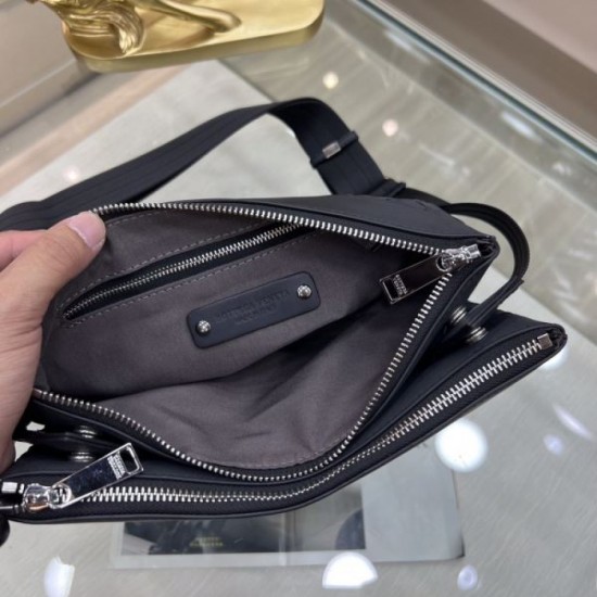 Featured New Brand 2023FW BOTTEGA VENETA Bottega Veneta Men's Shoulder Bag Featured New Brand 2023FW BOTTEGA VENETA Bottega Veneta Men's Shoulder Bag