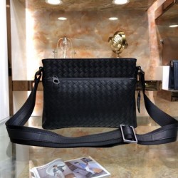 Happy to be back in stock 2023FW BOTTEGA VENETA Bottega Veneta Men's Shoulder Bag
