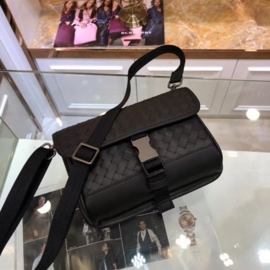Limited Time Sale 2023FW BOTTEGA VENETA Bottega Veneta Men's Shoulder Bag Limited Time Sale 2023FW BOTTEGA VENETA Bottega Veneta Men's Shoulder Bag