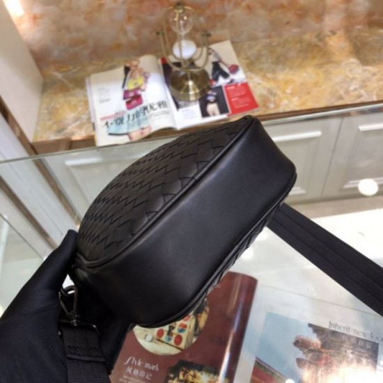 Gorgeous atmosphere 2023FW BOTTEGA VENETA Bottega Veneta Men's Shoulder Bag Gorgeous atmosphere 2023FW BOTTEGA VENETA Bottega Veneta Men's Shoulder Bag