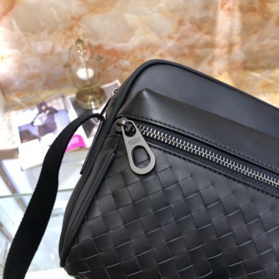 Products worn by celebrities 2023FW BOTTEGA VENETA Bottega Veneta Men's Shoulder Bag Products worn by celebrities 2023FW BOTTEGA VENETA Bottega Veneta Men's Shoulder Bag