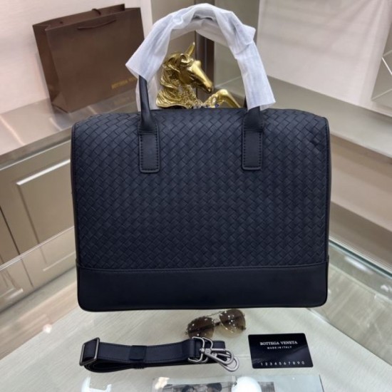 Overwhelming luxury 2023FW BOTTEGA VENETA Bottega Veneta Men's Briefcase Overwhelming luxury 2023FW BOTTEGA VENETA Bottega Veneta Men's Briefcase