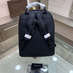 Magazine Published in Japan 2023FW BOTTEGA VENETA Men's Backpack
