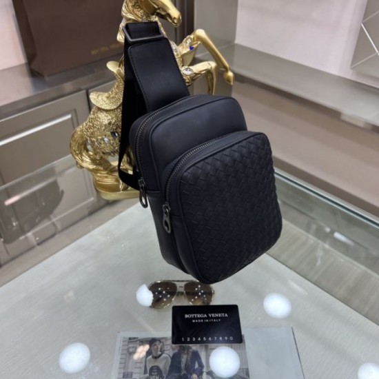 Not yet available in Japan 2023FW BOTTEGA VENETA Bottega Veneta Men's Chest Bag Not yet available in Japan 2023FW BOTTEGA VENETA Bottega Veneta Men's Chest Bag