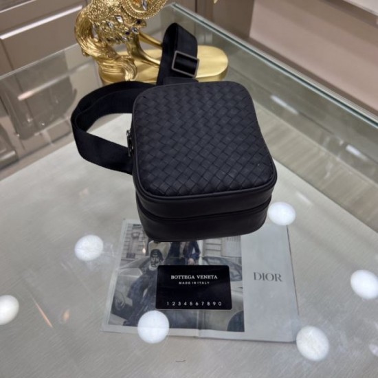 Not yet available in Japan 2023FW BOTTEGA VENETA Bottega Veneta Men's Chest Bag Not yet available in Japan 2023FW BOTTEGA VENETA Bottega Veneta Men's Chest Bag