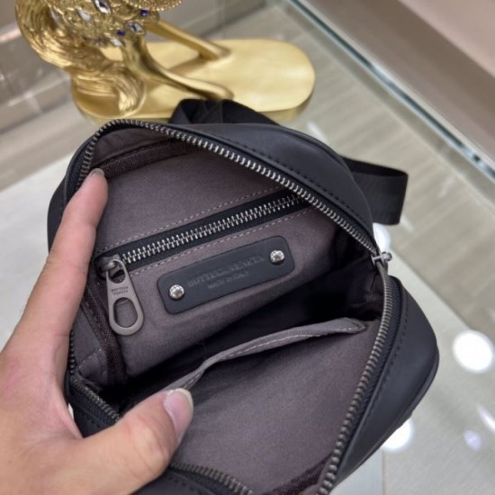 Not yet available in Japan 2023FW BOTTEGA VENETA Bottega Veneta Men's Chest Bag Not yet available in Japan 2023FW BOTTEGA VENETA Bottega Veneta Men's Chest Bag