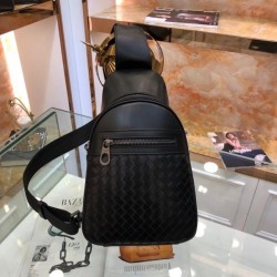 Unprecedented VIP Sale 2023FW BOTTEGA VENETA Bottega Veneta Men's Chest Bag