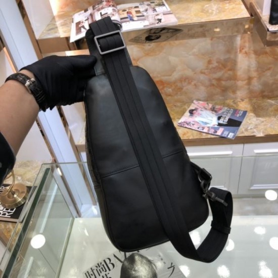 Latest Hot Topic 2023FW BOTTEGA VENETA Men's Chest Bag Latest Hot Topic 2023FW BOTTEGA VENETA Men's Chest Bag