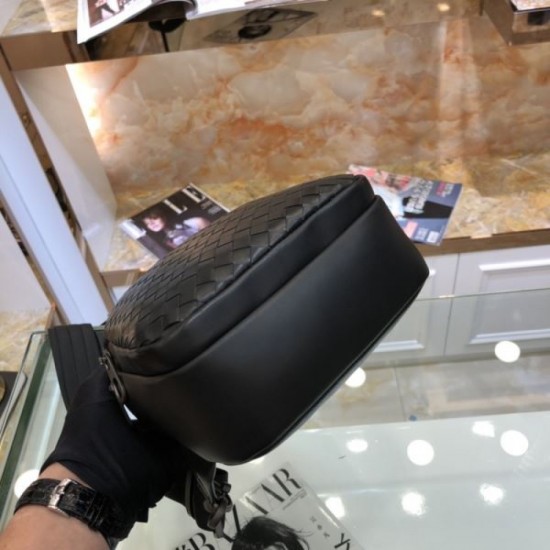 Latest Hot Topic 2023FW BOTTEGA VENETA Men's Chest Bag Latest Hot Topic 2023FW BOTTEGA VENETA Men's Chest Bag