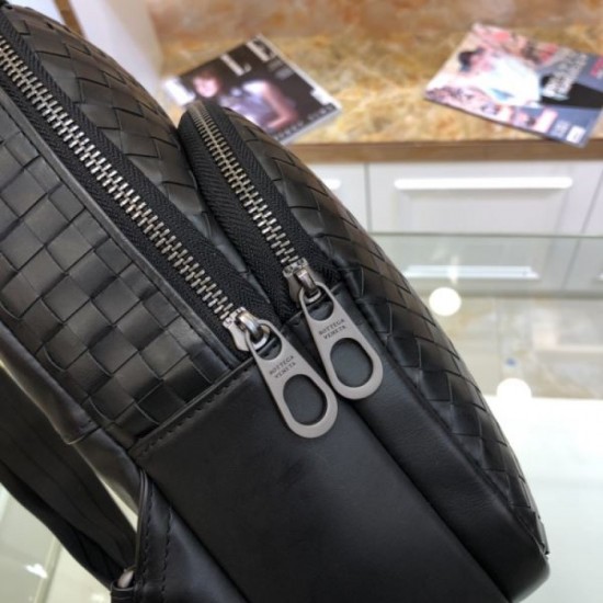 Latest Hot Topic 2023FW BOTTEGA VENETA Men's Chest Bag Latest Hot Topic 2023FW BOTTEGA VENETA Men's Chest Bag