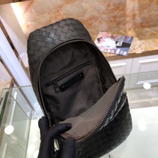 Latest Hot Topic 2023FW BOTTEGA VENETA Men's Chest Bag Latest Hot Topic 2023FW BOTTEGA VENETA Men's Chest Bag
