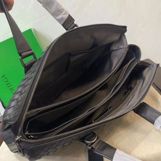 BOTTEGA VENETA BOTTEGA VENETA Briefcase 2023FW The forefront of fashion BOTTEGA VENETA BOTTEGA VENETA Briefcase 2023FW The forefront of fashion