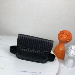 BOTTEGA VENETA Bottega Veneta shoulder bag 2023FW nice logo