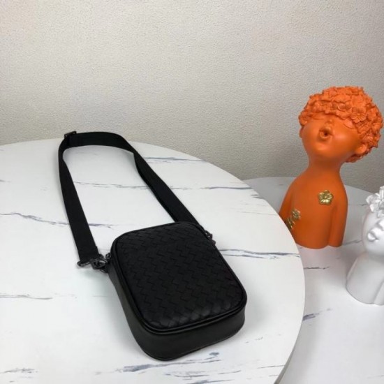 BOTTEGA VENETA Shoulder bag 2023FW Not in stock in Japan BOTTEGA VENETA Shoulder bag 2023FW Not in stock in Japan