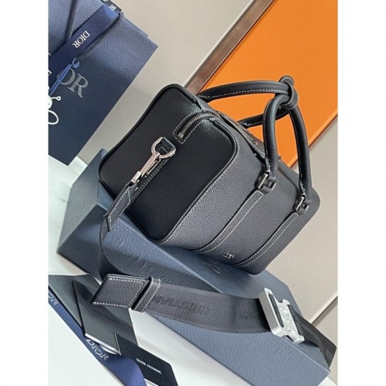 DIOR Dior 2023SS shoulder bag spring new article not yet developed in Japan DIOR Dior 2023SS shoulder bag spring new article not yet developed in Japan
