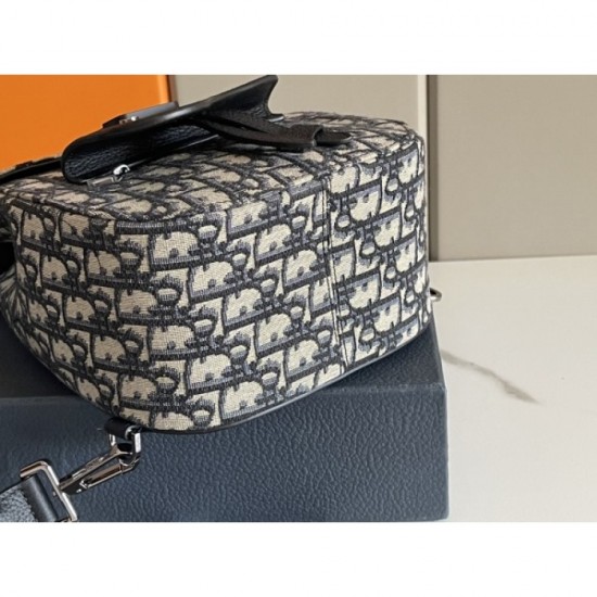 DIOR Dior 2023SS Backpack Wearing a strong sense of jewel DIOR Dior 2023SS Backpack Wearing a strong sense of jewel