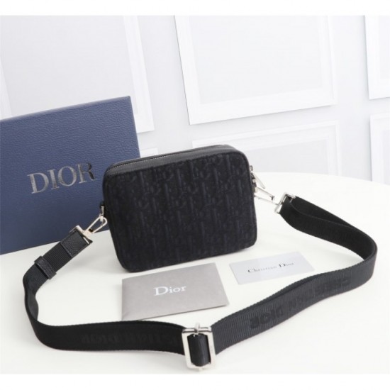 2023SS DIOR Dior shoulder bag with eye-catching design 2023SS DIOR Dior shoulder bag with eye-catching design