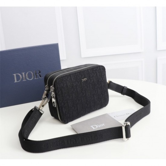 2023SS DIOR Dior shoulder bag with eye-catching design 2023SS DIOR Dior shoulder bag with eye-catching design