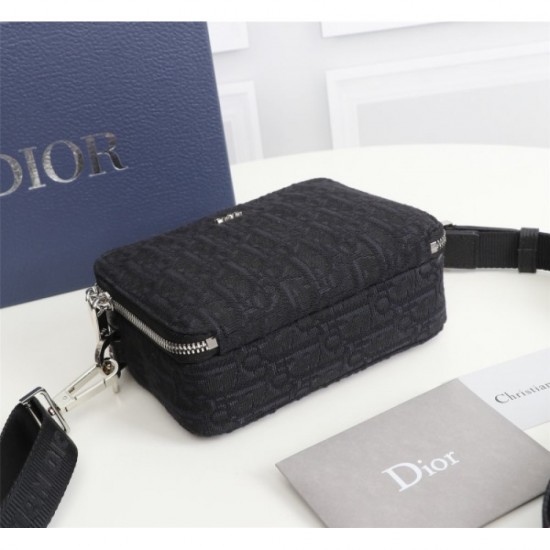 2023SS DIOR Dior shoulder bag with eye-catching design 2023SS DIOR Dior shoulder bag with eye-catching design