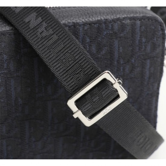 2023SS DIOR Dior shoulder bag with eye-catching design 2023SS DIOR Dior shoulder bag with eye-catching design