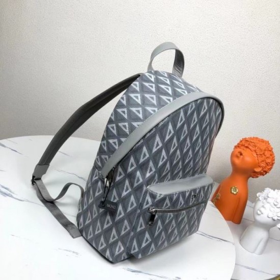 A must-have item for fall and winter 2023FW DIOR Backpack A must-have item for fall and winter 2023FW DIOR Backpack