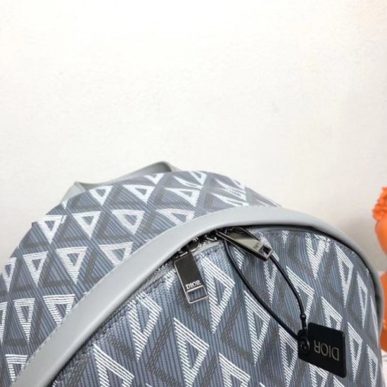 A must-have item for fall and winter 2023FW DIOR Backpack A must-have item for fall and winter 2023FW DIOR Backpack