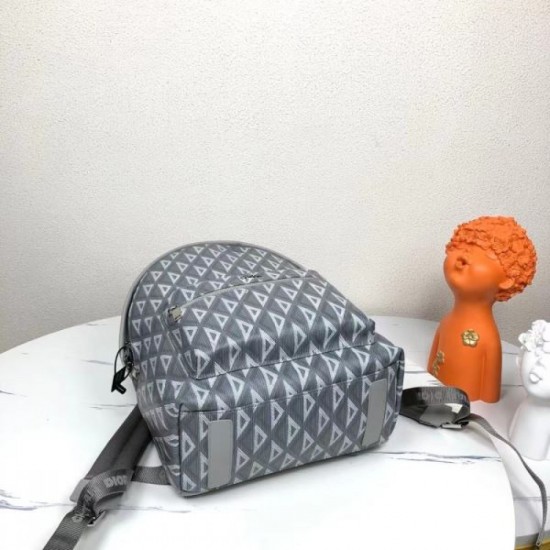 A must-have item for fall and winter 2023FW DIOR Backpack A must-have item for fall and winter 2023FW DIOR Backpack