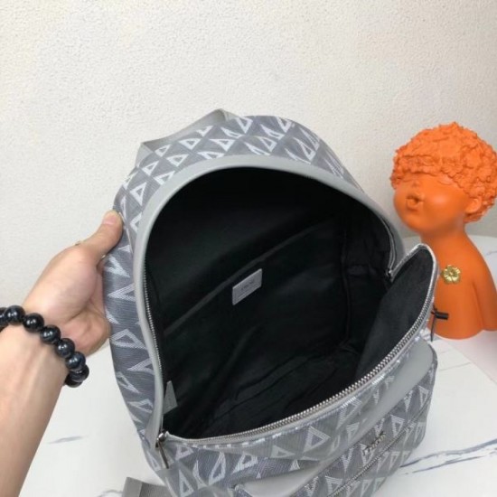 A must-have item for fall and winter 2023FW DIOR Backpack A must-have item for fall and winter 2023FW DIOR Backpack