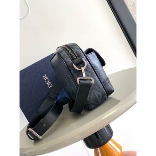 I definitely want this fall 2023FW DIOR Dior shoulder bag I definitely want this fall 2023FW DIOR Dior shoulder bag