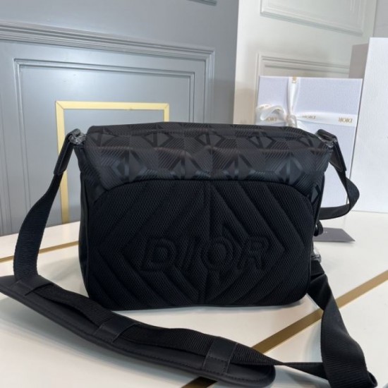 2023FW DIOR Men's Shoulder Bag with a simple and mature look 2023FW DIOR Men's Shoulder Bag with a simple and mature look