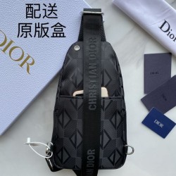 Design perfect for everyday use 2023FW DIOR Men's chest bag