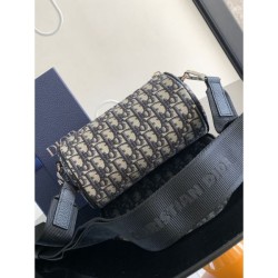 DIOR Shoulder bag 2023FW A statement every season