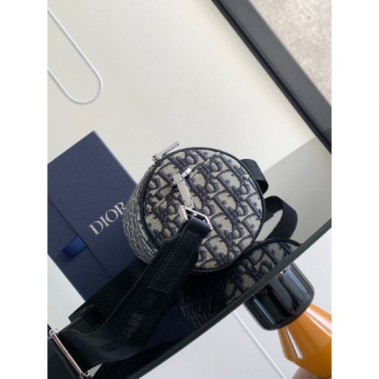 DIOR Shoulder bag 2023FW A statement every season DIOR Shoulder bag 2023FW A statement every season
