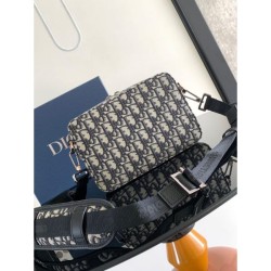 DIOR Shoulder bag 2023FW Popular tops this fall/winter