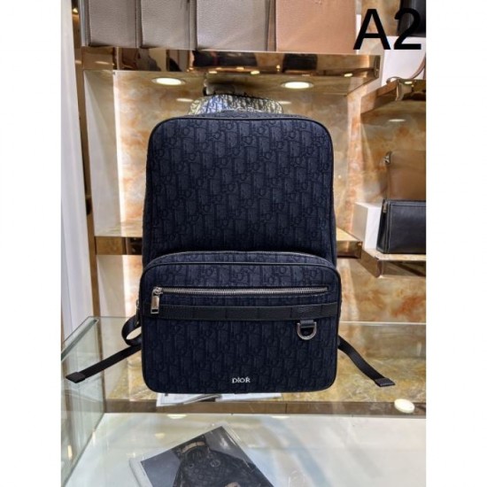 DIOR Backpack 2023FW Perfect for winter outings DIOR Backpack 2023FW Perfect for winter outings