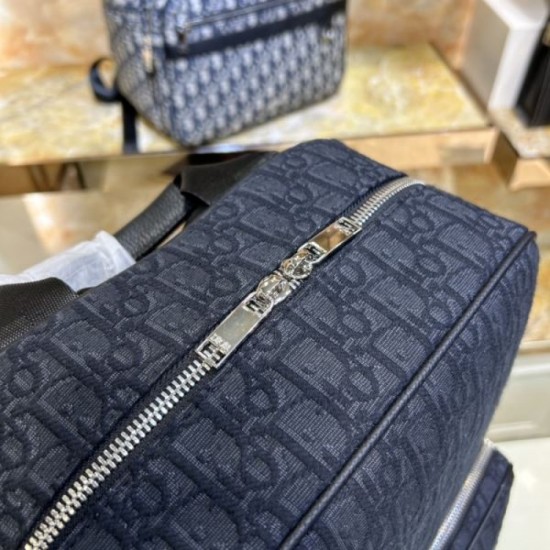 DIOR Backpack 2023FW Perfect for winter outings DIOR Backpack 2023FW Perfect for winter outings