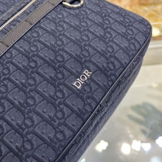 DIOR Backpack 2023FW Perfect for winter outings DIOR Backpack 2023FW Perfect for winter outings