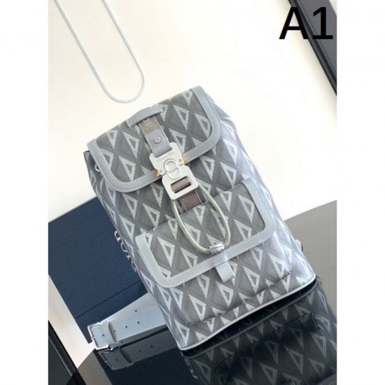DIOR Dior Backpack 2023FW A winter new item that is sure to be a hit this season DIOR Dior Backpack 2023FW A winter new item that is sure to be a hit this season