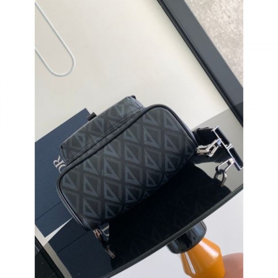 DIOR Dior Backpack 2023FW A winter new item that is sure to be a hit this season DIOR Dior Backpack 2023FW A winter new item that is sure to be a hit this season