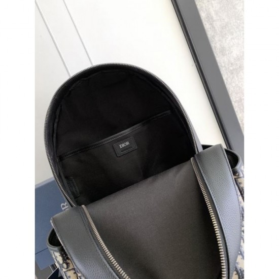 DIOR Backpack 2023FW An essential item this winter DIOR Backpack 2023FW An essential item this winter