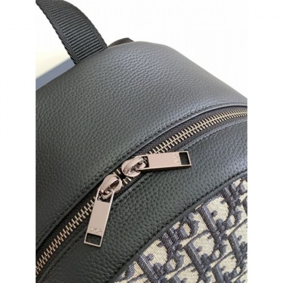 DIOR Backpack 2023FW An essential item this winter DIOR Backpack 2023FW An essential item this winter