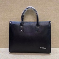 2023SS FERRAGAMO Salvatore Ferragamo briefcase with a beautiful logo