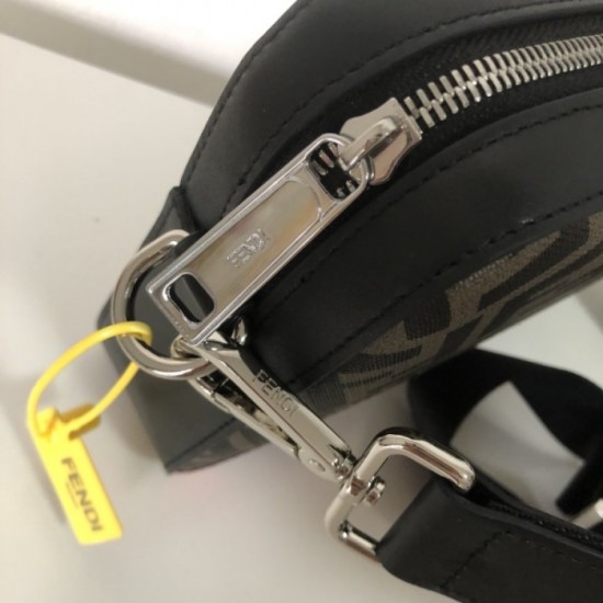 FENDI Fendi 2023SS shoulder bag popular brand this spring FENDI Fendi 2023SS shoulder bag popular brand this spring