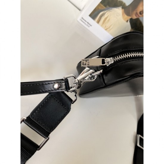 FENDI Fendi 2023SS shoulder bag explosive popularity this season FENDI Fendi 2023SS shoulder bag explosive popularity this season