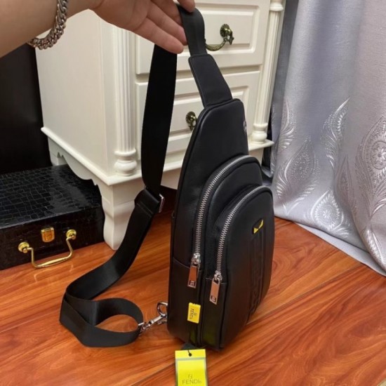 FENDI Fendi 2023SS chest bag Curious item popularity FENDI Fendi 2023SS chest bag Curious item popularity
