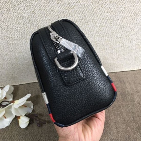 FENDI Clutch Bag 2023FW New item this winter that attracts attention FENDI Clutch Bag 2023FW New item this winter that attracts attention