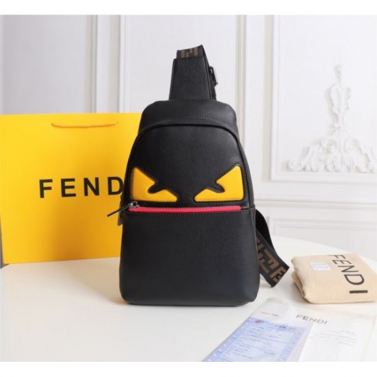 FENDI Chest Bag Check out the trends of the 2023FW season FENDI Chest Bag Check out the trends of the 2023FW season