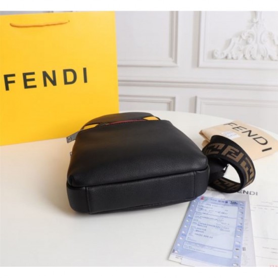 FENDI Chest Bag Check out the trends of the 2023FW season FENDI Chest Bag Check out the trends of the 2023FW season